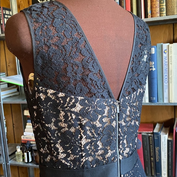 BCBG MAXAZRIA lace black dress - Picture 7 of 10